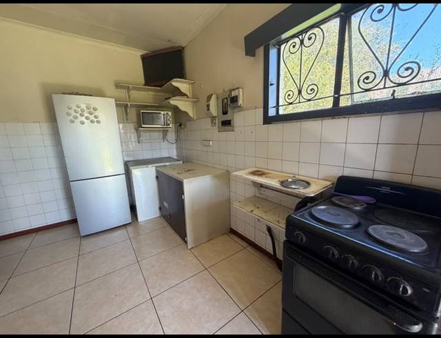 8 BEDROOM HOUSE FOR SALE IN VANDERBIJLPARK CE 2